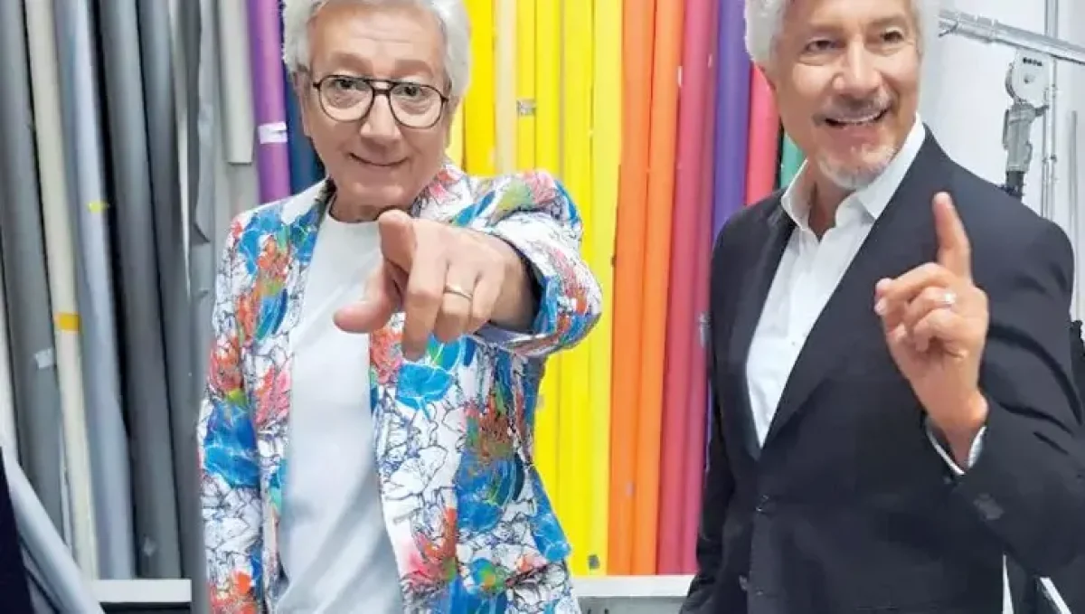 Şahane Pazar 25 Yıl Sonra Tiyatro Sahnesinde