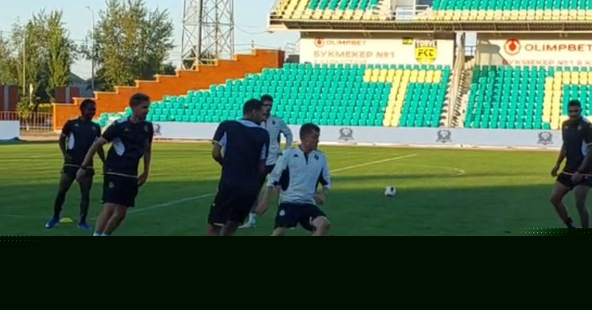 Saša Ilić kao nekada, uz fudbalere Partizana zaigrao popularnu igru na treningu i podsetio na stare dane
