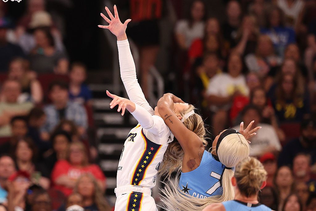 Carrington Ejected After Foul on Fever’s Cunningham, Posts “White Privilege”