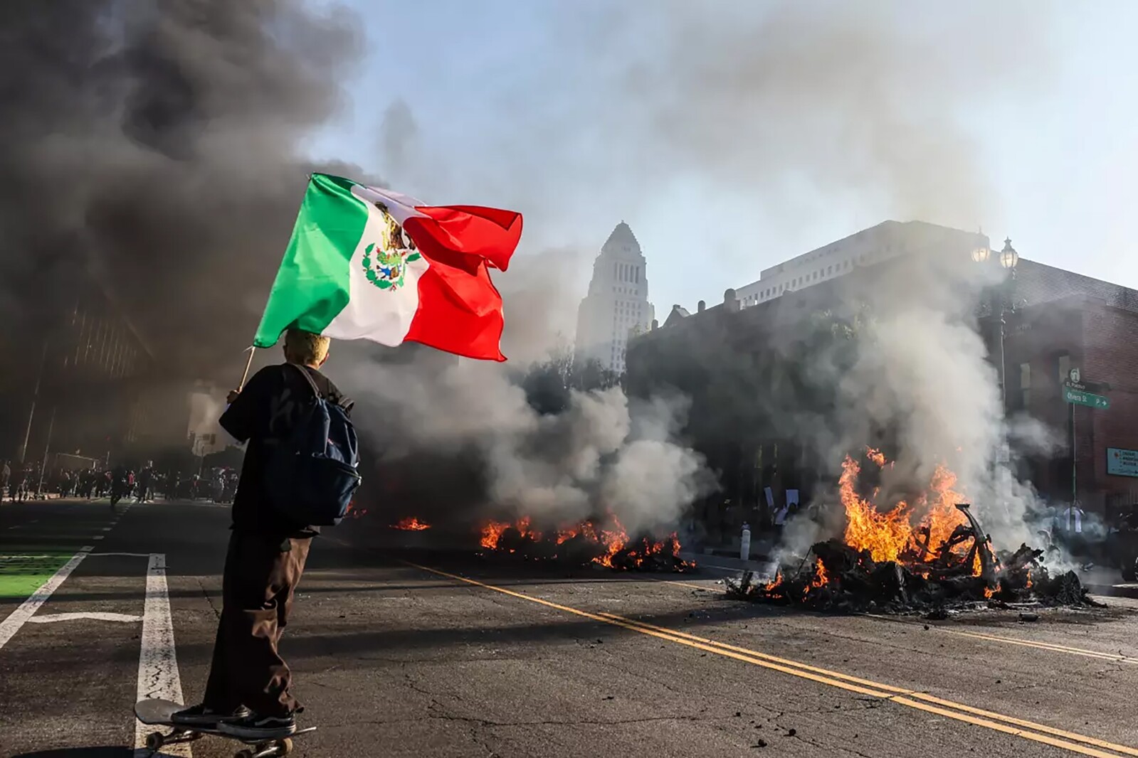 Maria Eduarda Grill: What the Los Angeles protests teach about democracy online
