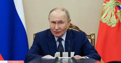 Putin Offers To Extend Last Nuclear Arms Pact With US