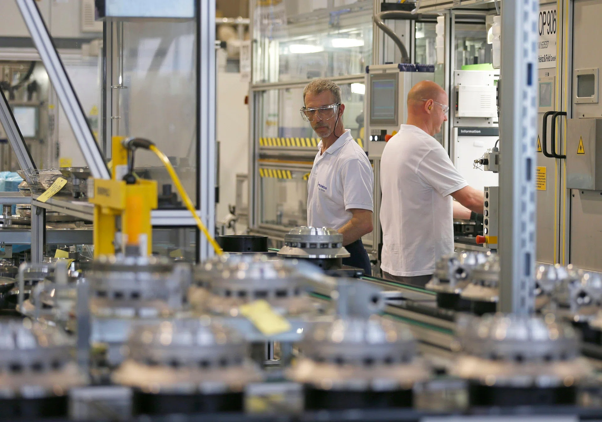US factory orders rebound in November on commercial aircraft demand