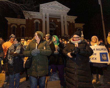 Ottawa hosts candlelight vigil for slain Minnesota nurse