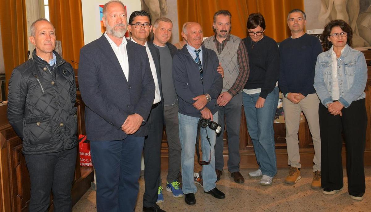 La Battaglia accende le vetrine dei negozi