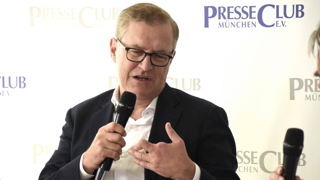 Bayern Munich CEO quashes Michael Olise, Luis Díaz transfer rumours
