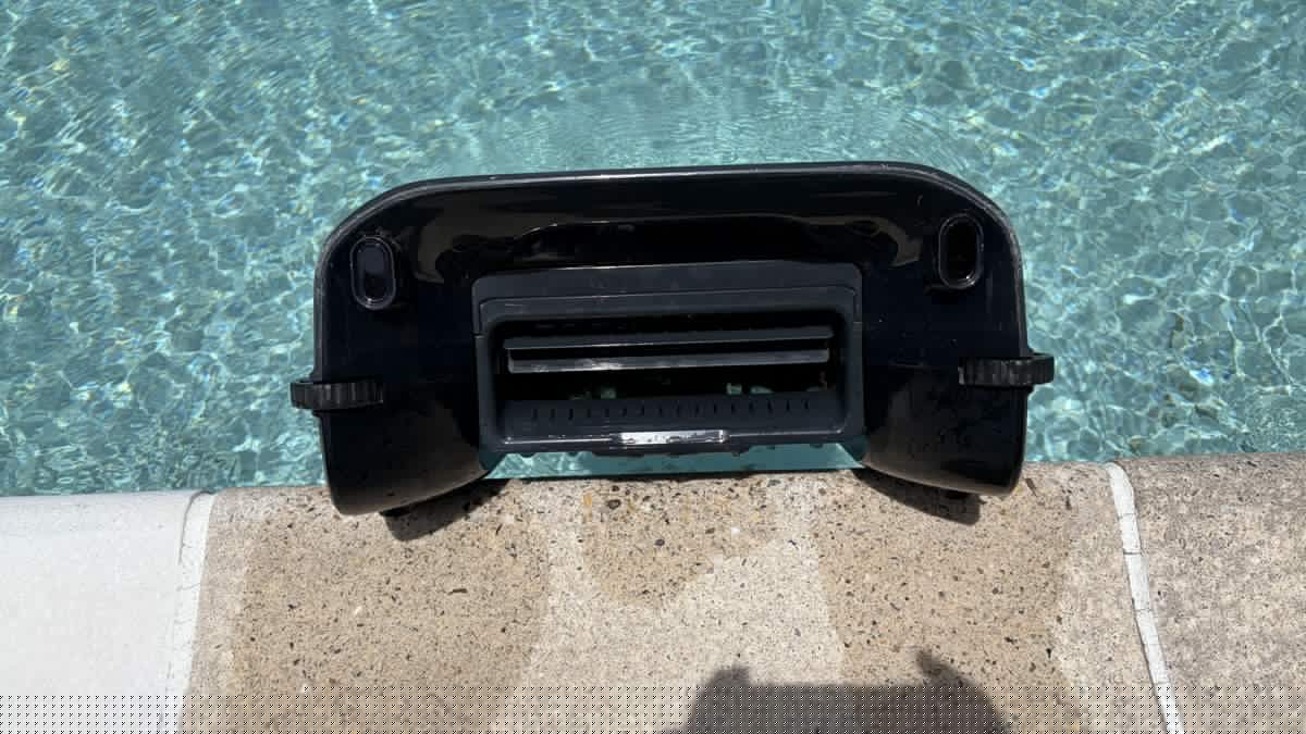 Aiper EcoSurfer S2 Review: An Effective Solar-Powered Skimmer for Sunny Pools