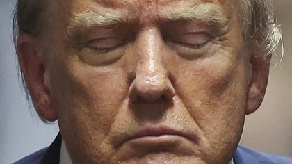 Trump blames boredom for closed eyes in cabinet meeting