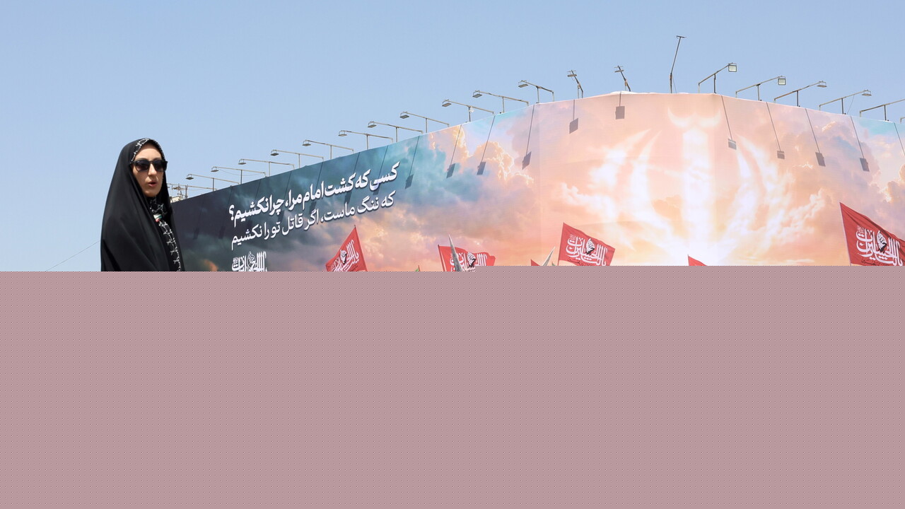 L'Iran: 'Non stiamo negoziando con gli Usa su Hormuz, solo con l'Oman'. Trump attacca Hegseth