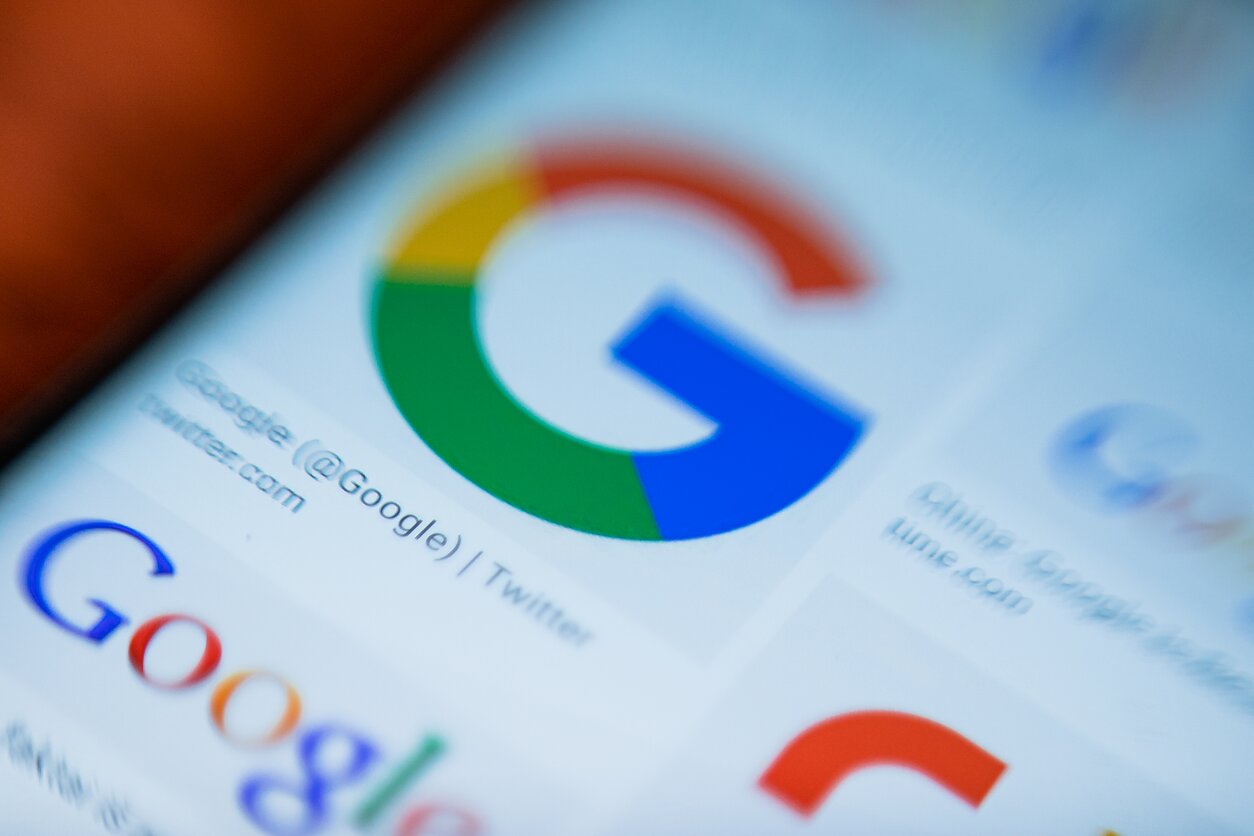 Prancūzijos naujienų portalai pasiskundė dėl „Google“ DI kuriamų turinio santraukų