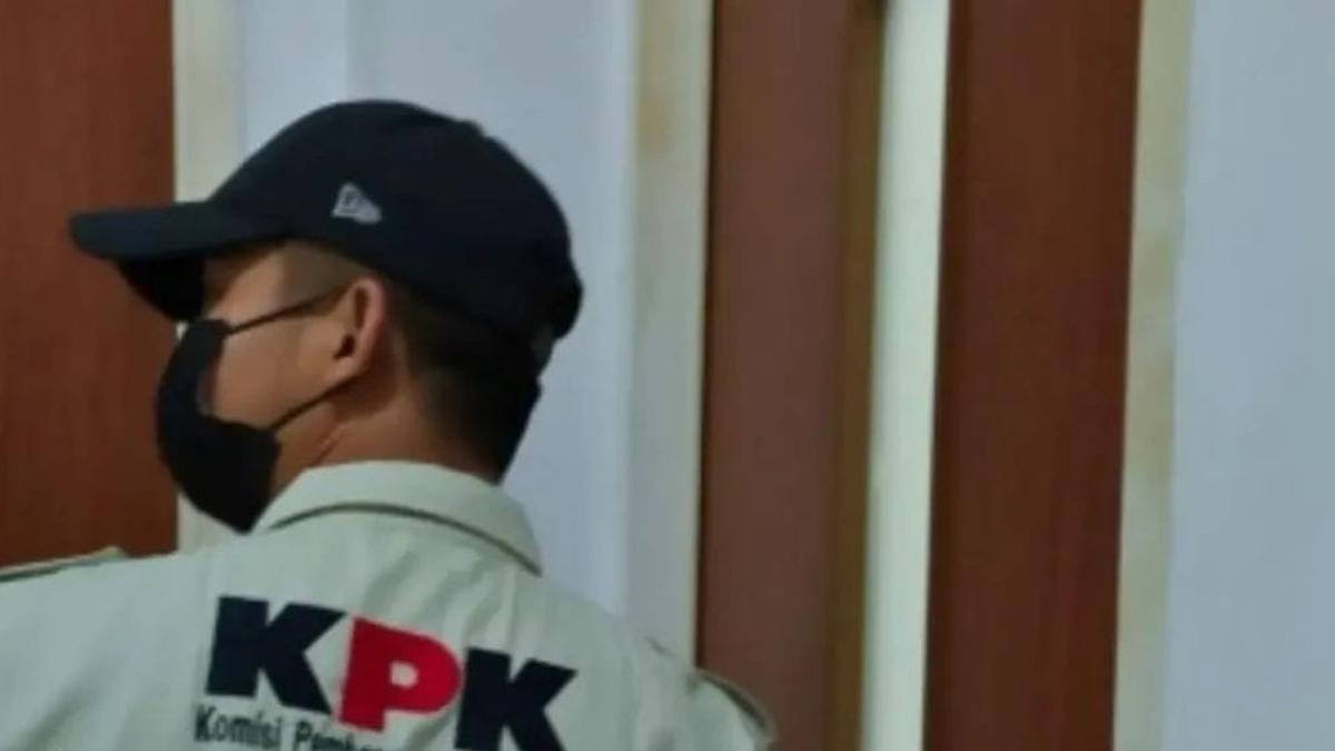 KPK Temukan Rp 2 M dalam OTT Bupati Pemalang