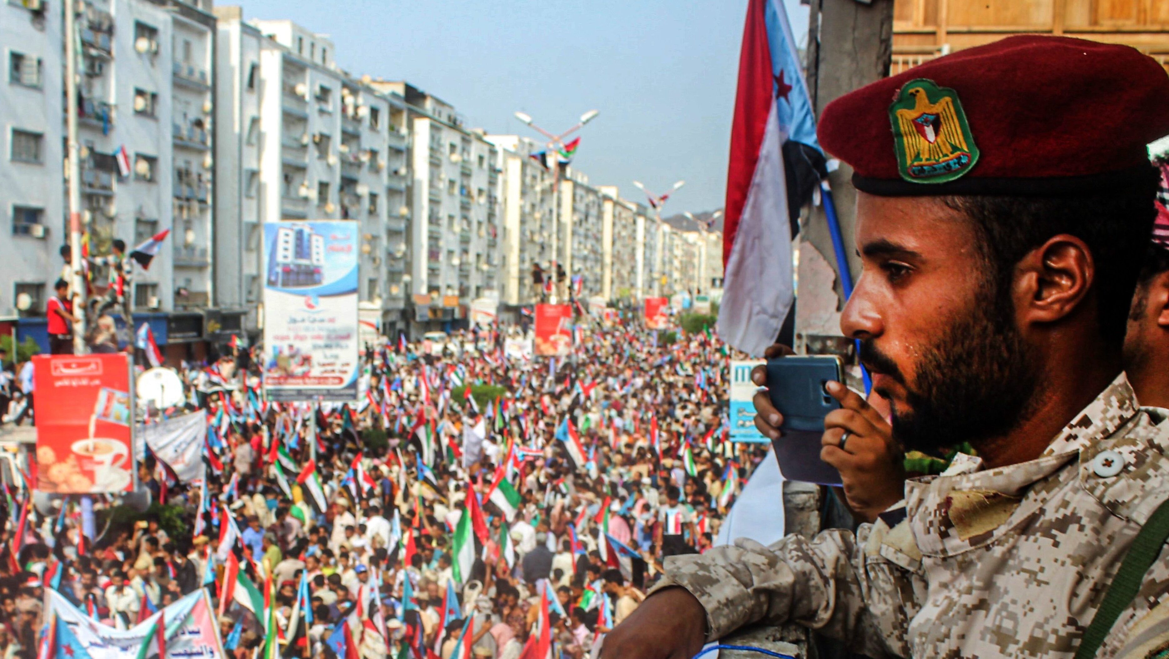 Saudi-UAE Rift in Yemen Creates Opening for Houthis as Red Sea Threats Resurface