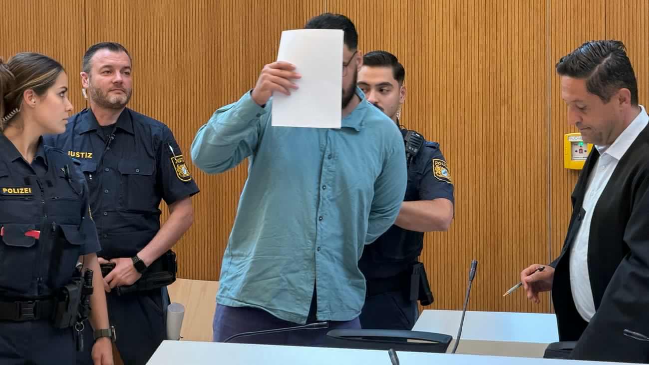 Attacke auf Demonstrationszug: Mordprozess: Angeklagter zeigt keine Reue nach Auto-Anschlag
