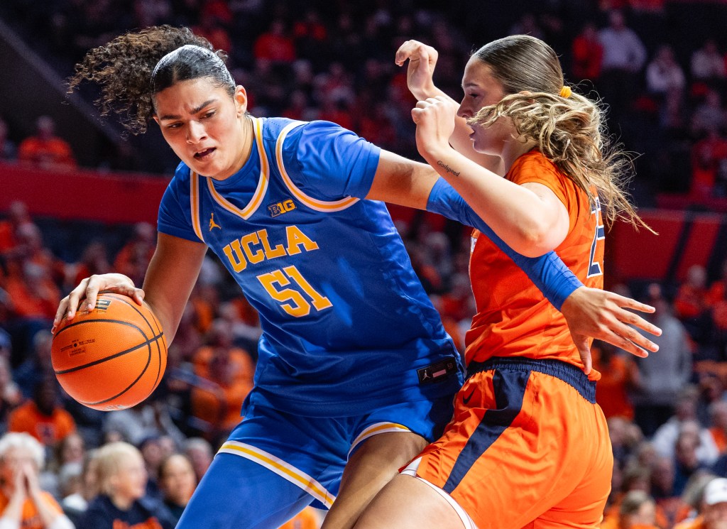 Lauren Betts leads No. 2 UCLA past Illinois despite foul trouble