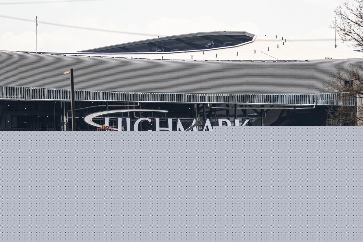 There Is A 20 Foot Folding Table Inside New Highmark Stadium?