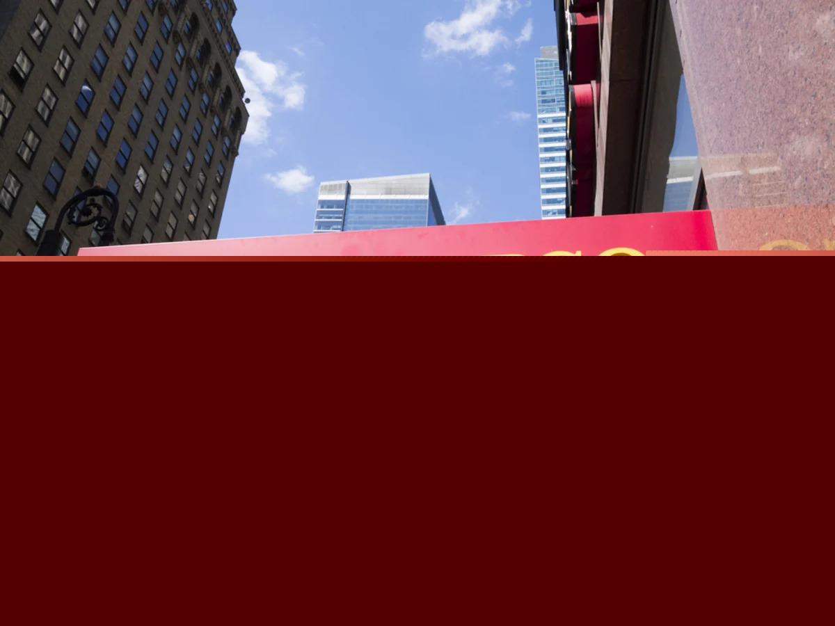 Jim Cramer Thinks Market Sentiment For Wells Fargo & Company (NYSE:WFC) Is “A Mistake”