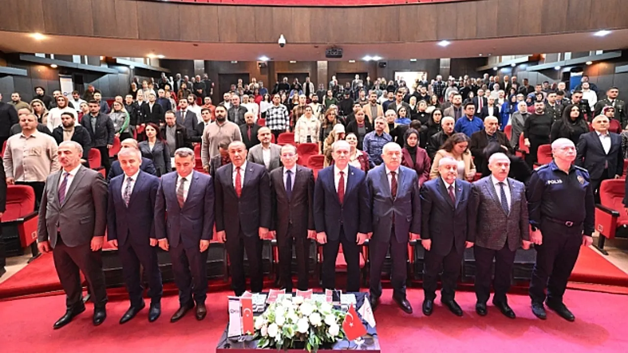 KTÜ’de Yapay Zekâ Ve Kişisel Veriler Paneli Düzenlendi