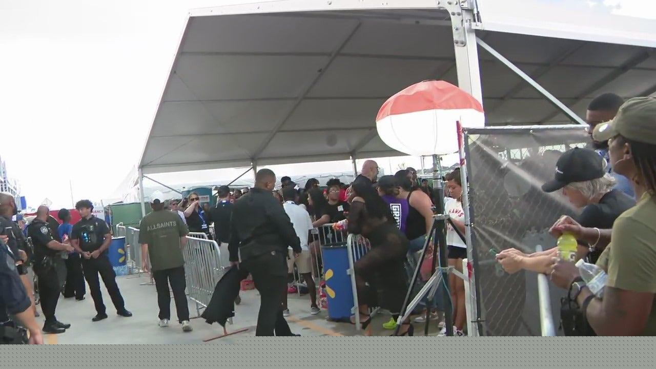Cardi B Cypress Meet and Greet: 1 person taken to hospital, 50 others treated while waiting outside