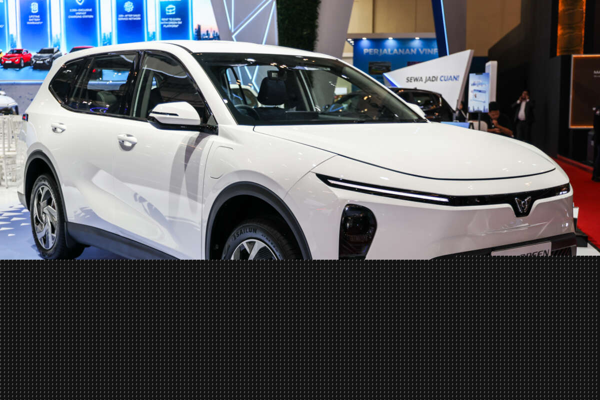 VinFast Limo Green at GIIAS – CKD 7-seat EV MPV, up to 450 km NEDC; fr RM89k or RM73k with batt subscription