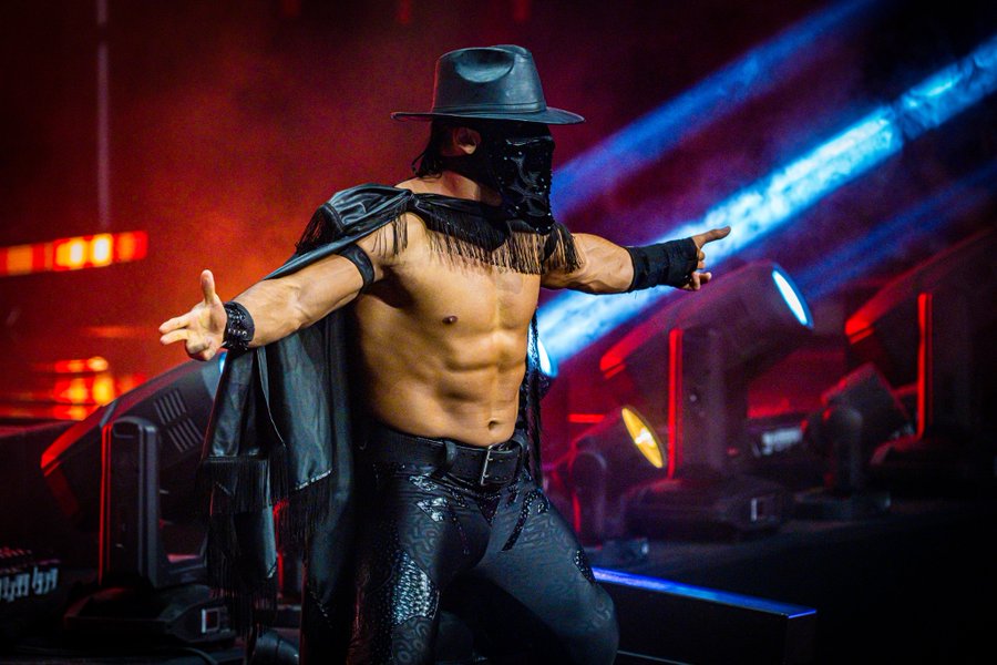 AEW wrestler suffers shoulder injury during CMLL match