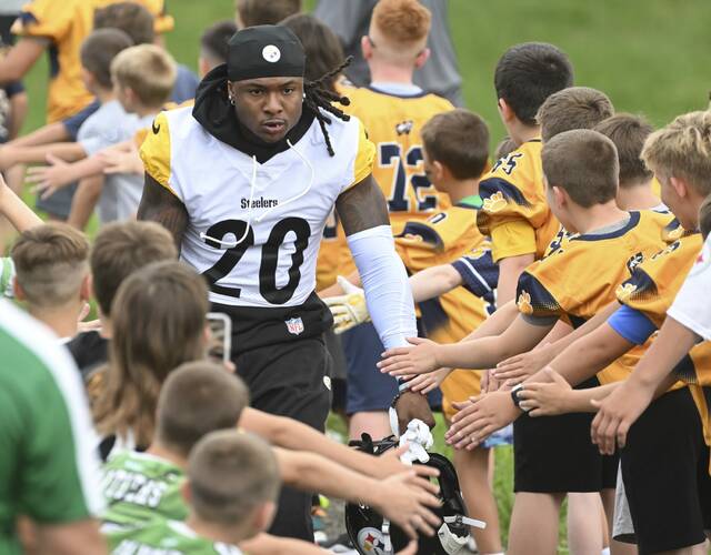 Storms force Steelers to close training camp practice to fans