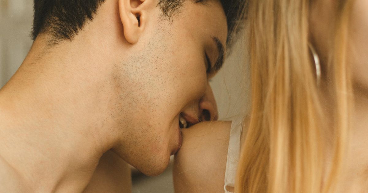 Zašto želimo da "ujedemo" osobu koju volimo? Psihologija objašnjava fenomen slatke agresije