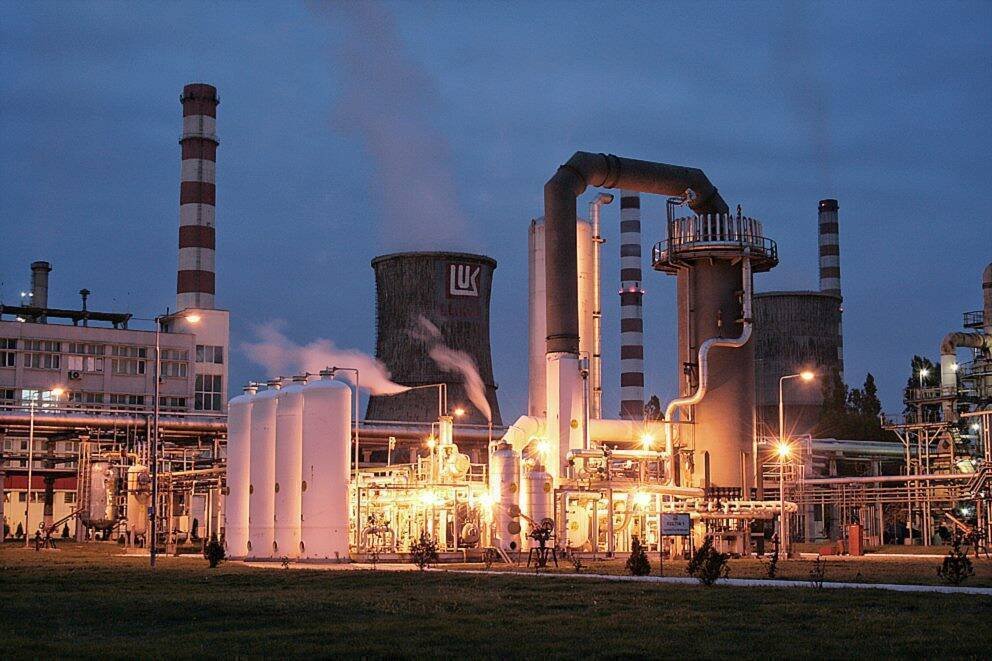 Gigantul american Carlyle, prezent și în România, a cumpărat activele internaţionale ale Lukoil