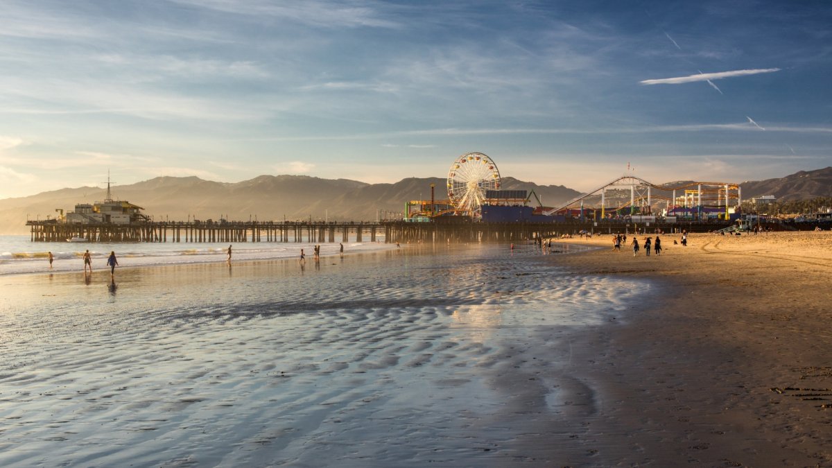 Health officials warn swimmers away from 5 beaches in LA County
