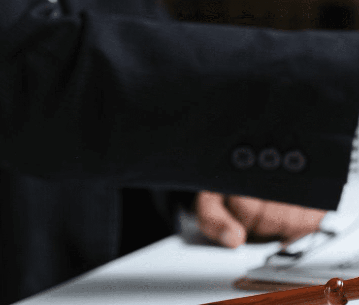 Why Businesses Rely on Experienced Business Law Attorneys in Mesa, AZ
