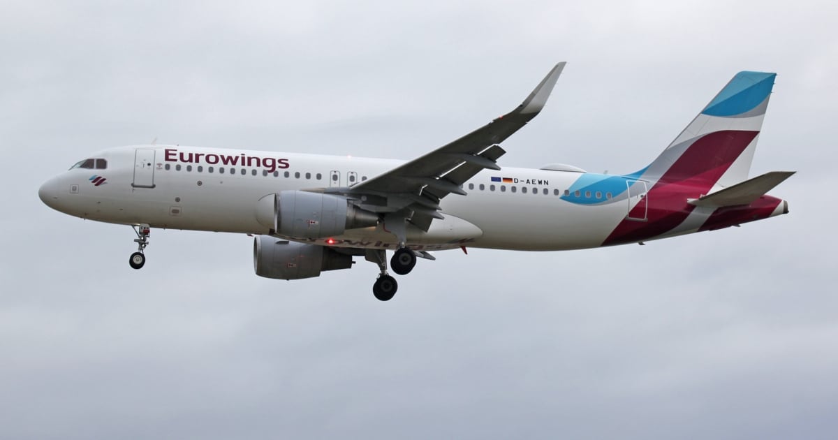 Maschine muss umkehren - Blitz trifft Eurowings-Flugzeug am Weg nach Wien