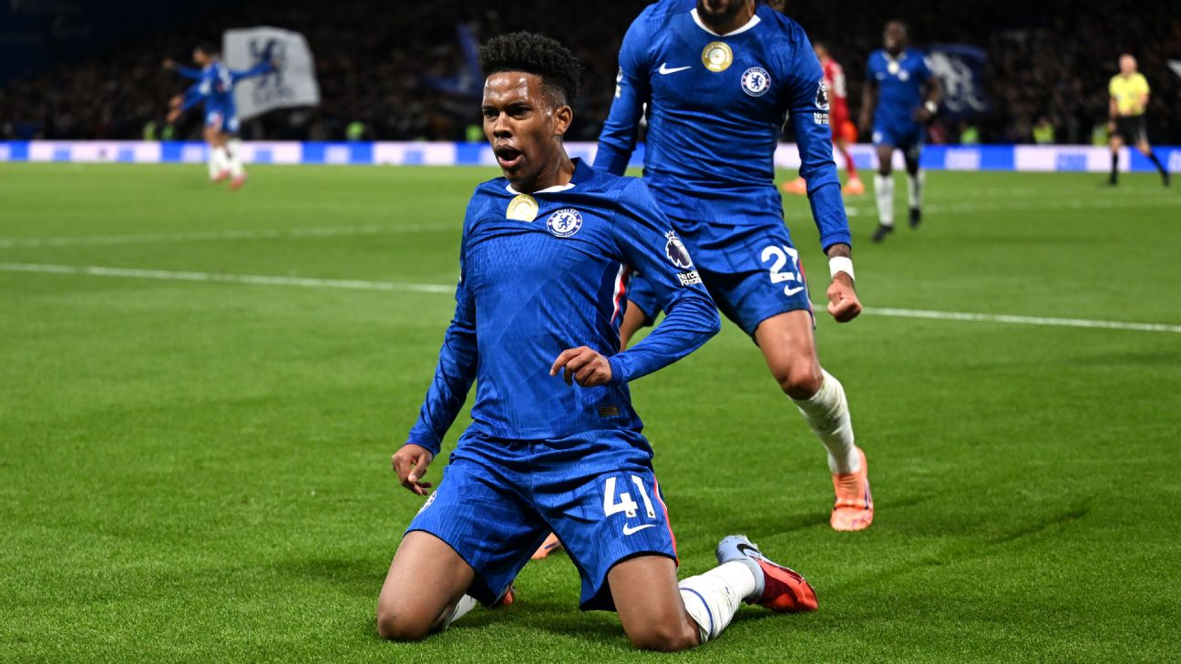 EPL: Chelsea overcome Liverpool in Stamford Bridge thriller