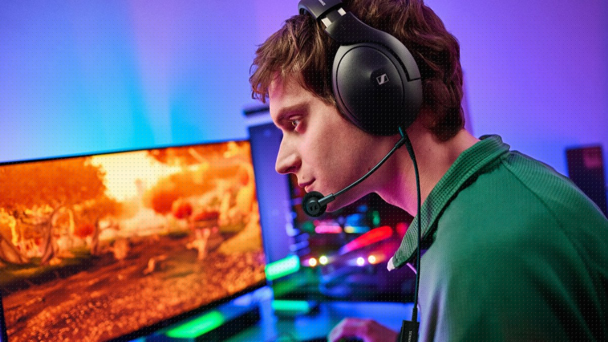 Sennheiser Turns Its Audiophile Headphones into Gaming Gear with HD 500 BAM