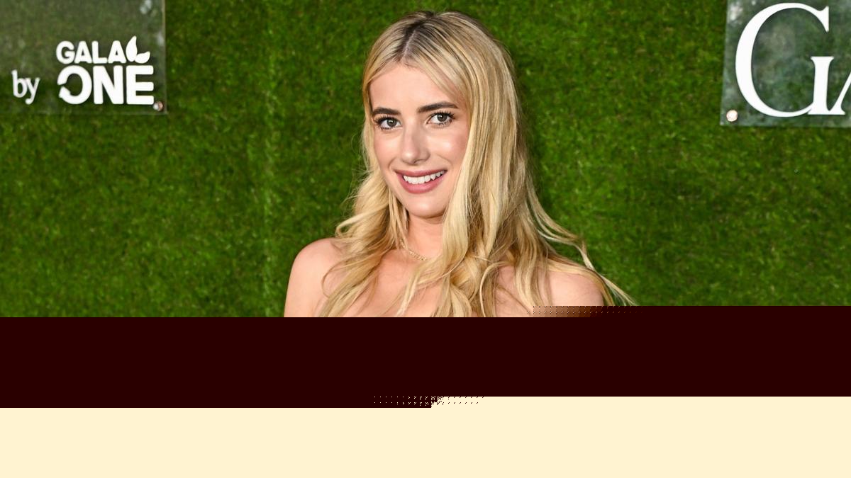 Emma Roberts bought wedding rings at the last minute