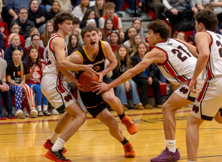 Maranacook boys basketball edges Hall-Dale in back-and-forth C South battle