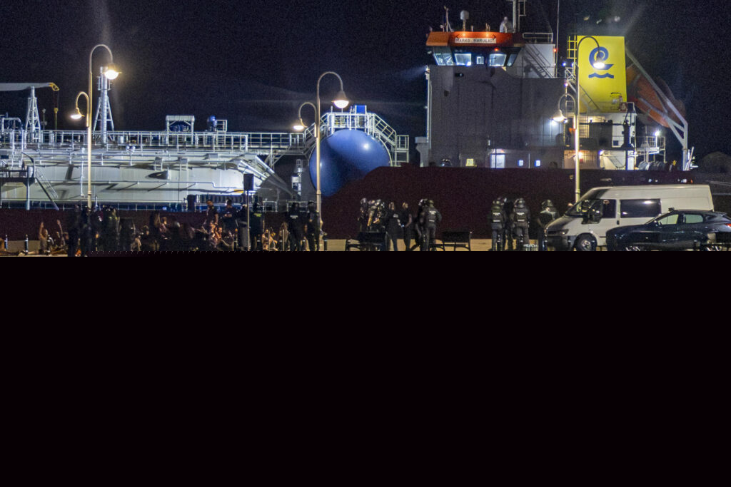 Unes 400 persones entren a Melilla en plena crisi a Ceuta