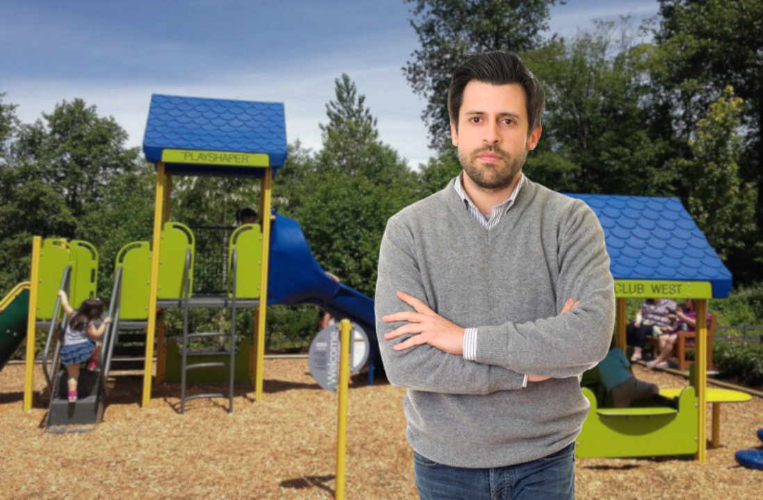 5 tips to avoid conversations with other parents at the playground