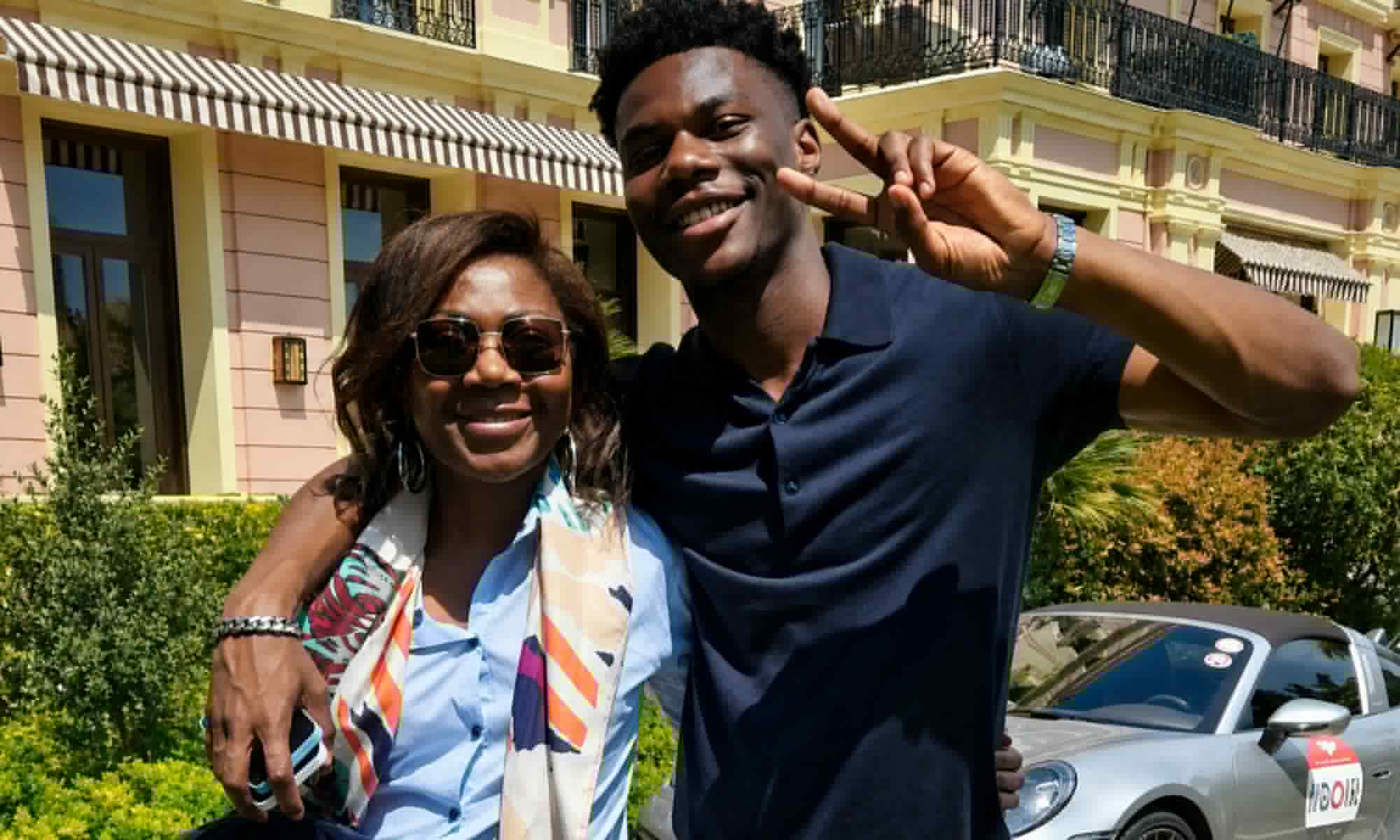Josette, 55 años, madre de Tchouameni: "Si mi hijo no fuera futbolista trabajaría en la Bolsa de Nueva York, siempre quiso ser broker como su padrino"