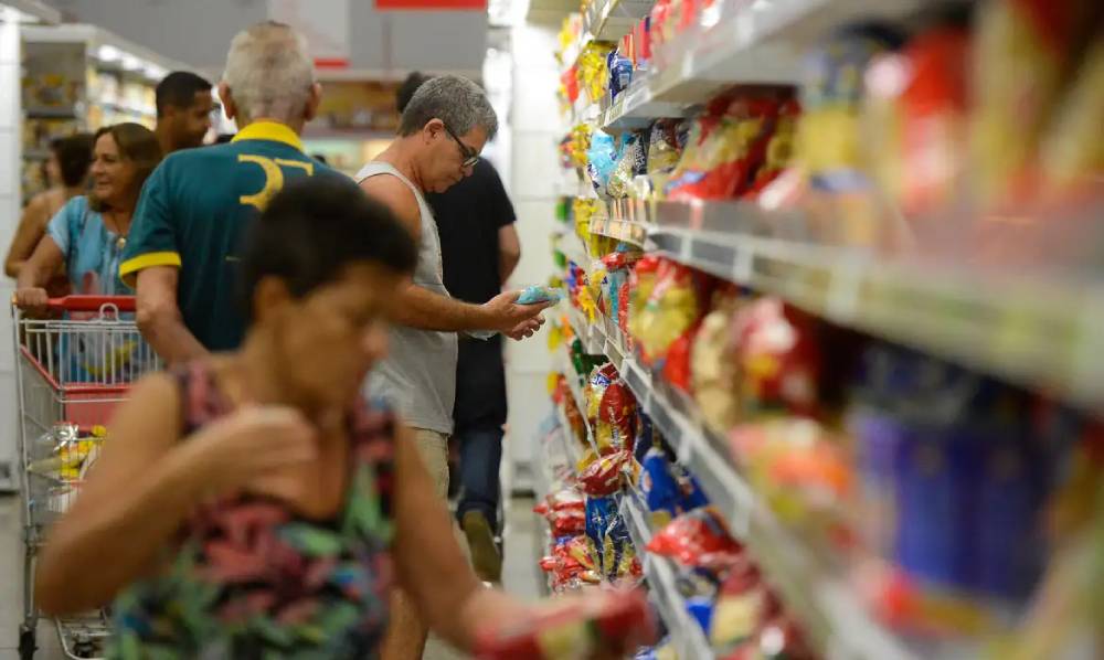 INPC de julho tem variação negativa de 0,01% ante alta de 0,14% em junho
