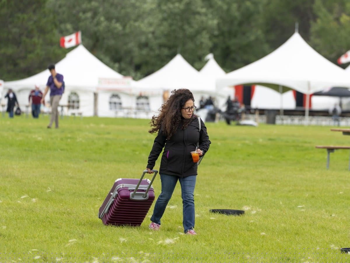 High winds shut down Edmonton Heritage Festival; crowds expected back Monday
