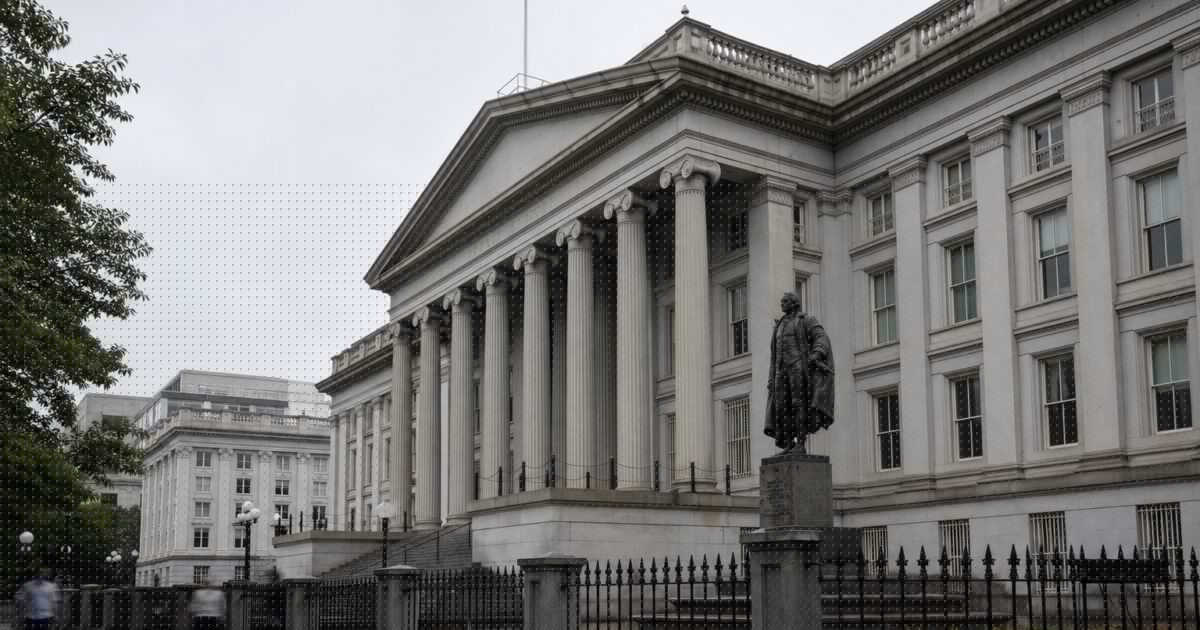 MicroStrategy Sells 1,690 Bitcoins to Buy Back STRC Shares and Boost Cash Reserves