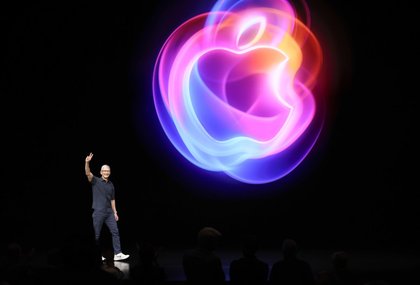 Apple Says IPhone Sales Set Record In Holiday 2025 Quarter; 2.5B Devices Now In Use Worldwide