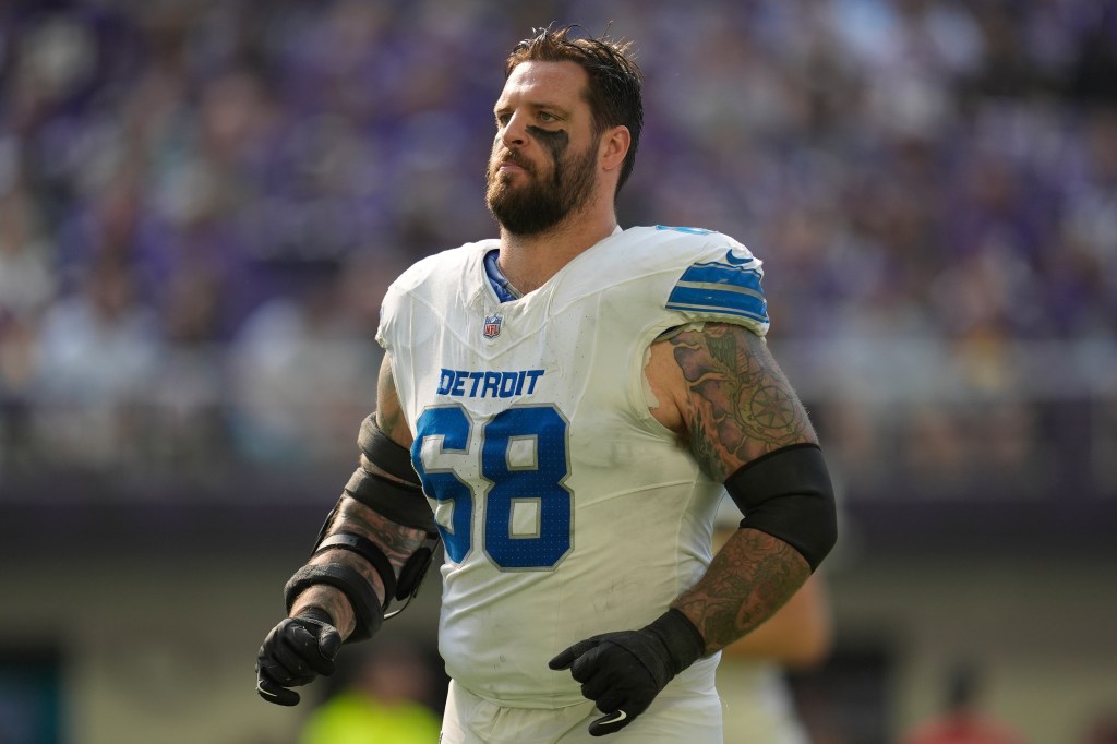 Taylor Decker pushing through shoulder injury, ‘laying it on the line’ for Lions