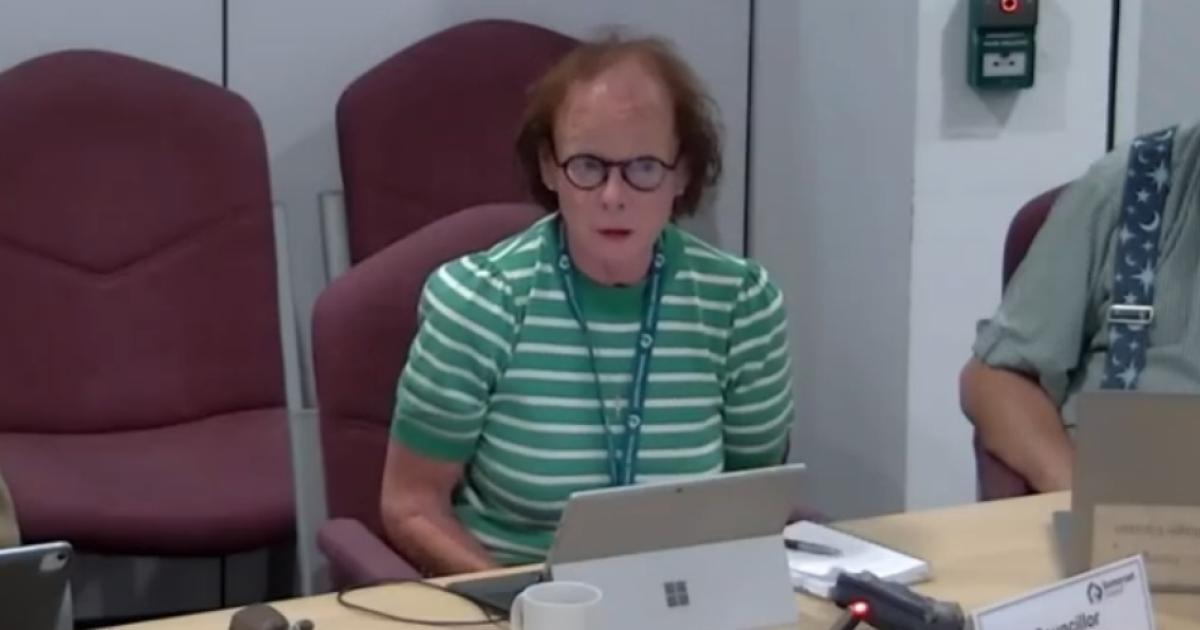 Council officers under fire over 'dodgy' dinner with consultants