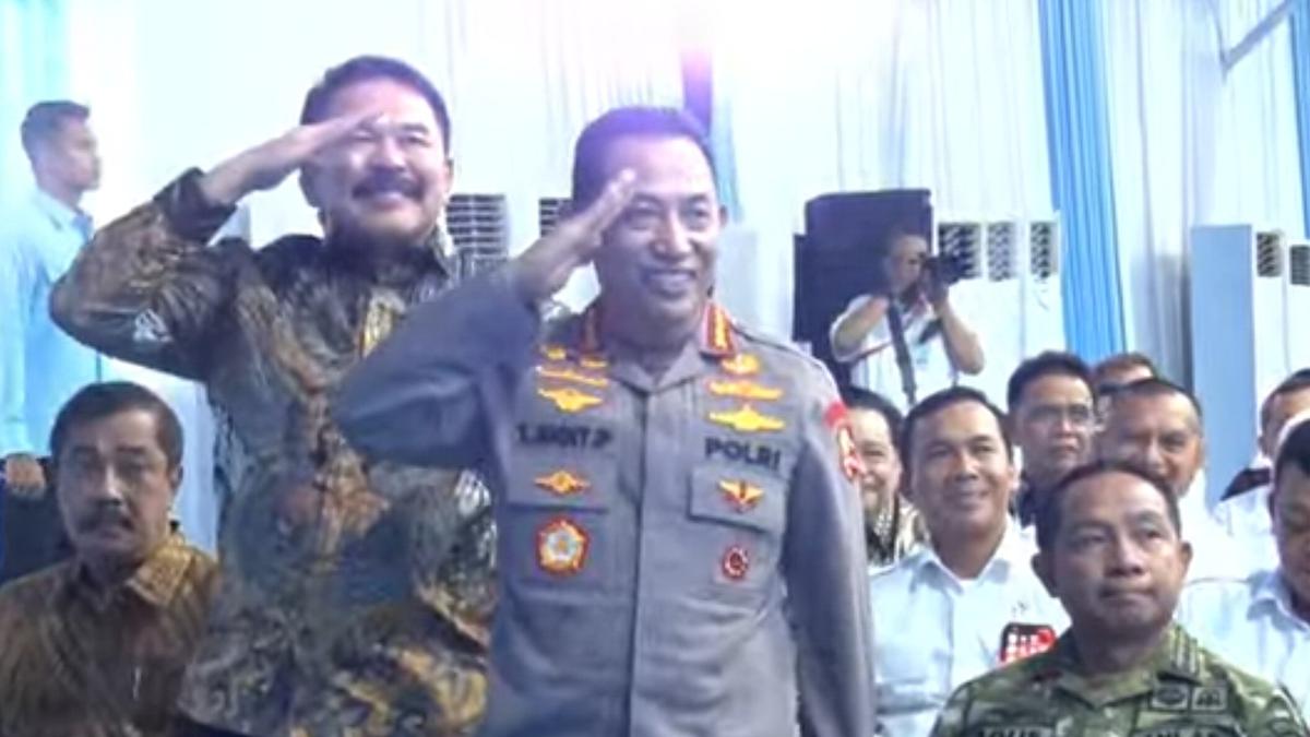 Prabowo Goda Jaksa Agung dan Kapolri Duduk Bersebelahan
