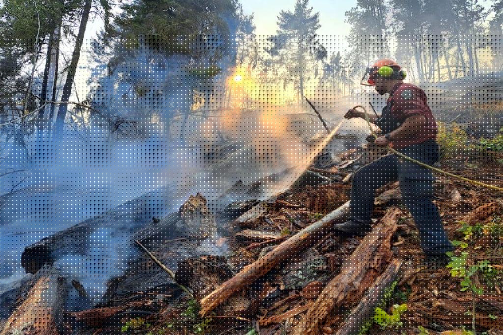 Shifting winds could increase activity on Quilpituk Creek wildfire