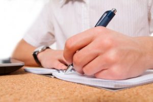 10 Shocking Health Benefits of Being Left-handed