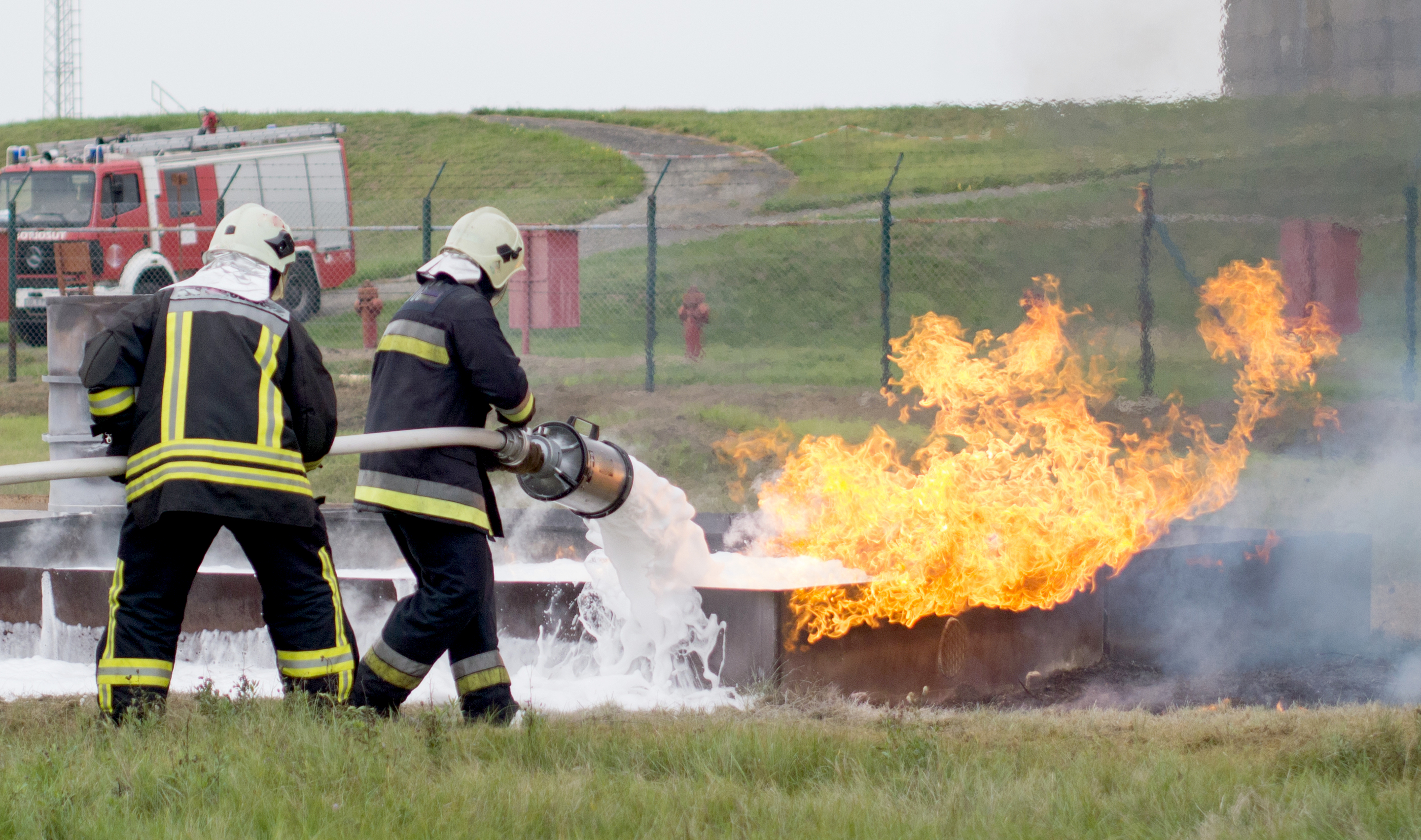 Două rafinării din Ungaria, lovite de explozie și incendiu