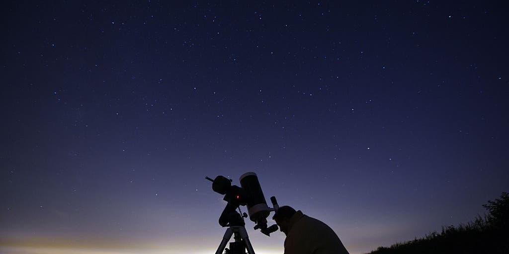 2 meteor showers expected to peak this week, but a bright moon will steal the show