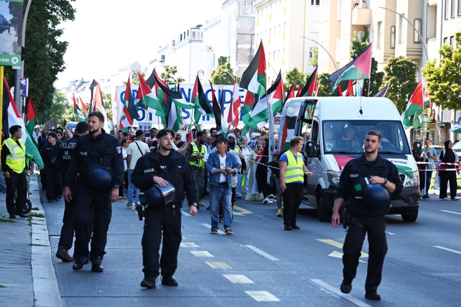 Pro-Palestinian protesters march through Berlin