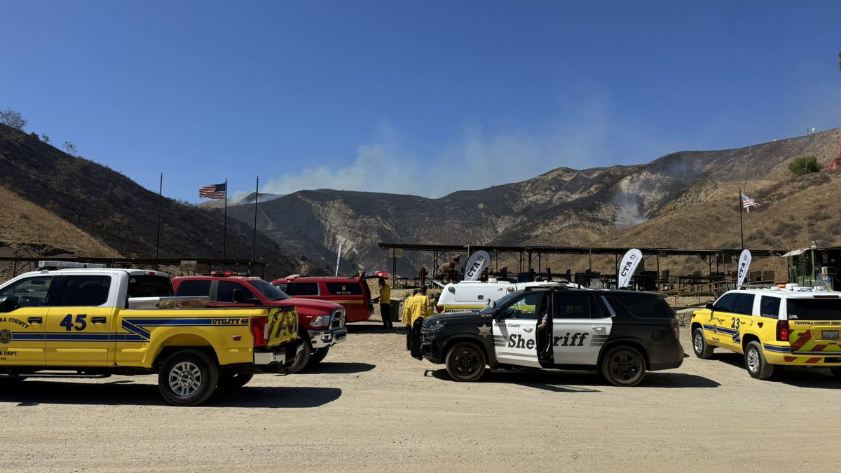 Crews battling 167-acre Holser Fire in Ventura County