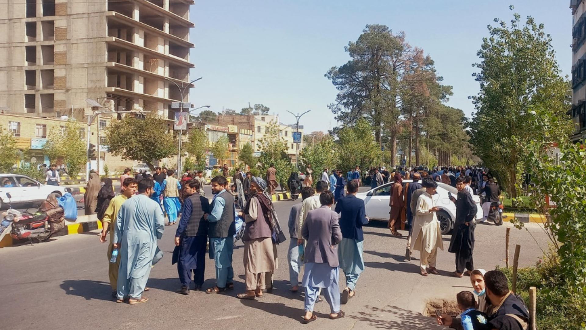 Afghanistan paralizat de o pană totală de internet: Talibanii neagă blocajul național